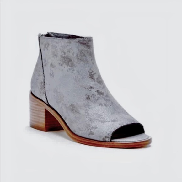 Sole Society So Tabbie Gray Ankle Boot with Open Toes and Back Zip - Picture 2 of 13